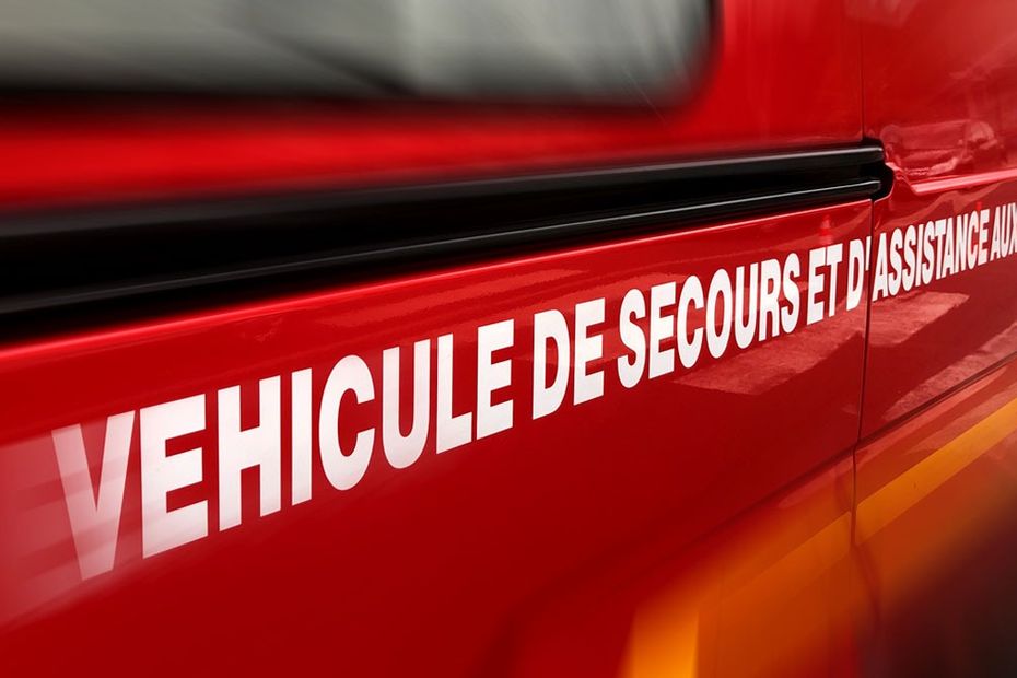Accident dramatique en Allier : deux hommes grièvement blessés après la chute d’une voiture dans une rivière