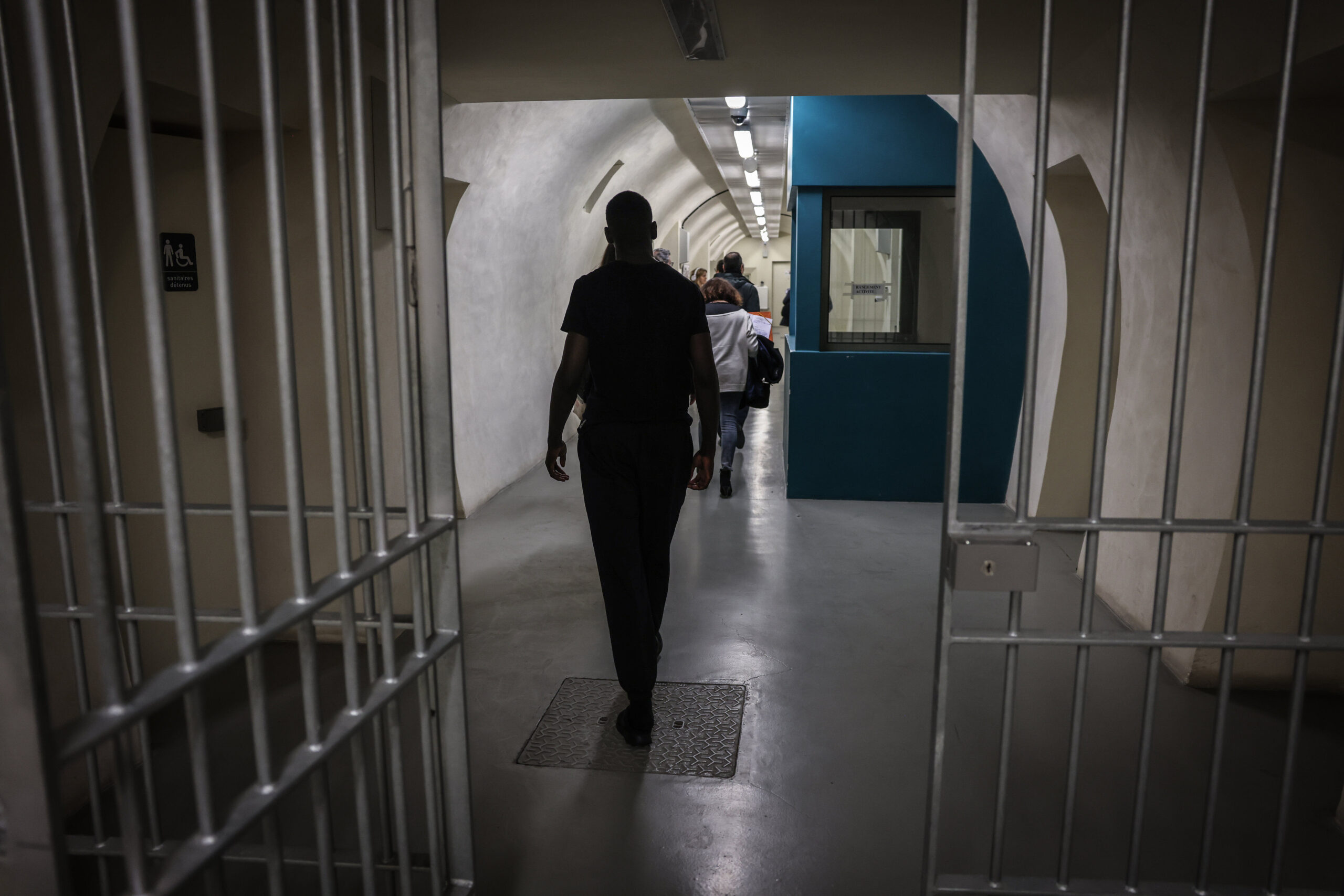 Un néonazi allemand évite une prison masculine en changeant de sexe sous couvert d’une loi discutable