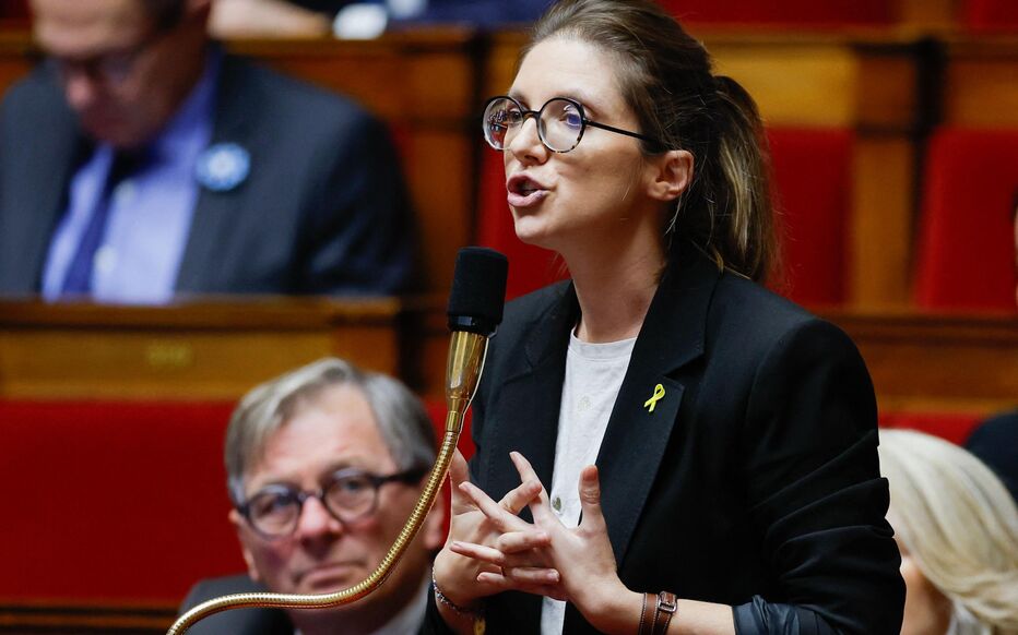 Aurore dénonce l’illusion démocratique et le retour de Big Brother