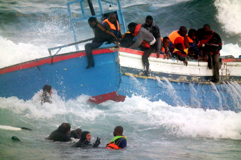 La France submergée par une vague migratoire inédite : 400 000 immigrants en un an